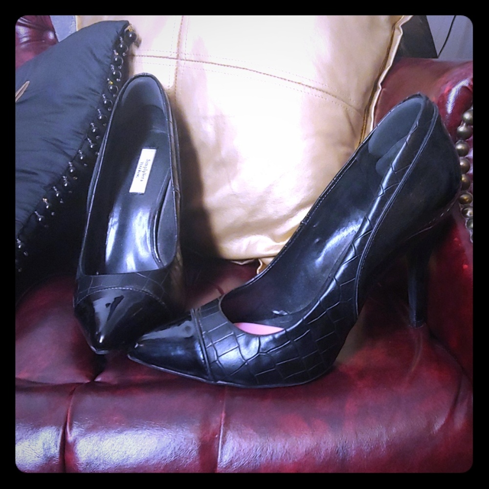 Vera wang black heels